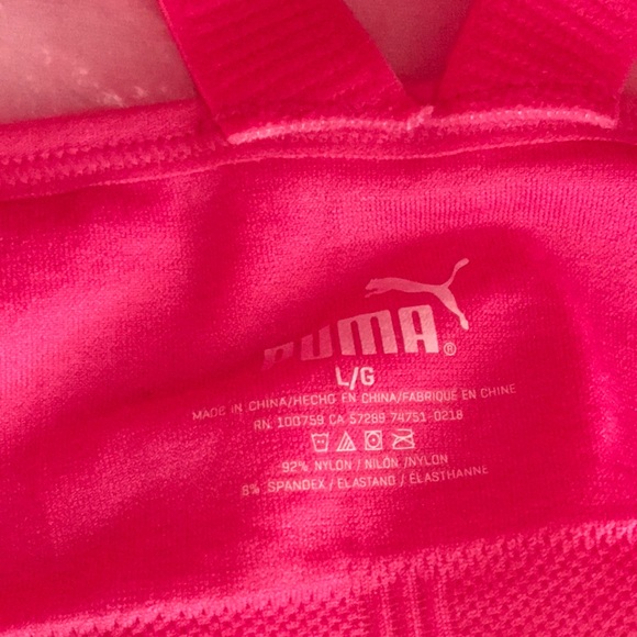 Workout top - Picture 2 of 3